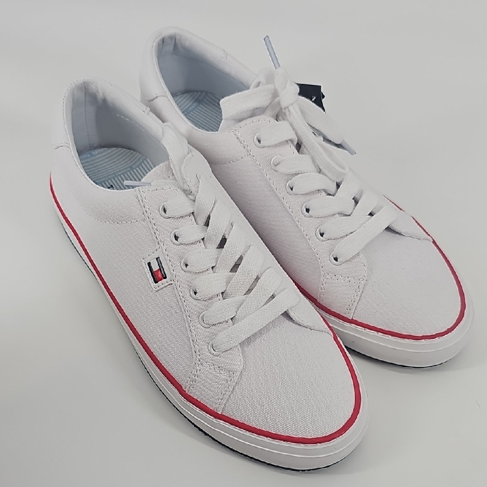 Tommy Hilfiger Sneakers 9.5 NWOT